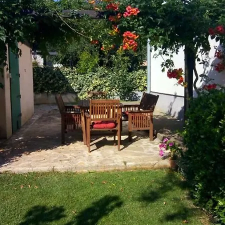 Ema, Quiet Place, Free Parking Daire